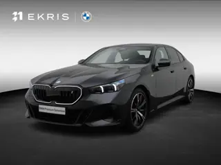 BMW i5 eDrive40 M Sportpakket Pro | Travel Pack | Stuurwielrand Verwarmd | Trekhaak | Driving Assist