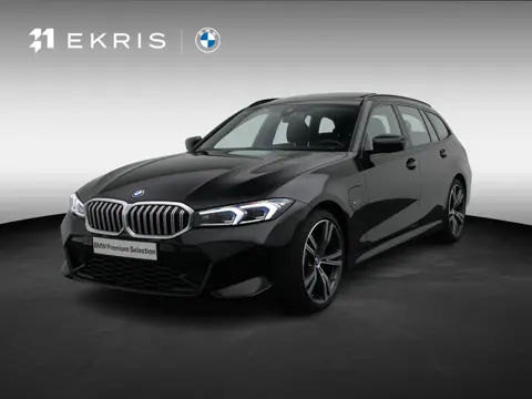 BMW 3 Serie Touring 320e M Sportpakket | Innovation Pack | Comfort Pack | Entertainment Pack | Stuur