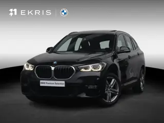 BMW X1 sDrive20i High Executive Edition M Sportpakket / Glazen Panoramadak / Stoelverwarming / Parke