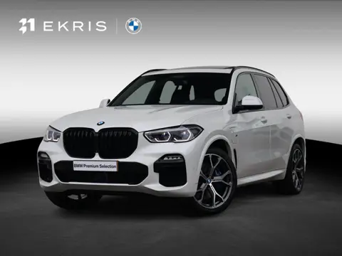 BMW X5 xDrive45e High Executive | M Sport | Glazen Panoramadak | Trekhaak Elektrisch | Active Cruise
