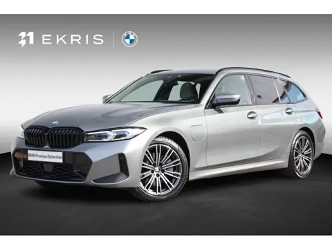 BMW 3-serie Touring 330e / M-Sport Pakket / Trekhaak / Harman Kardon / Active cruise / Camera / Stuu