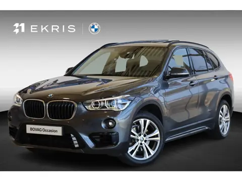 BMW X1 sDrive18i High Executive | Elektrisch Glazen Panorama-dak | Voorstoelen Verwarmd | Elektrisch