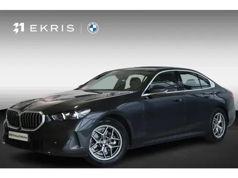 BMW 5 Serie Sedan 520i Driving Assistant | Achteruitrijcamera | Parkeersensoren | Lentevoordeel