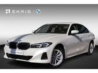 BMW 3 Serie Sedan 320e | LCI met Widescreen Display | Leder | Camera | Parkeersensoren voor en achte
