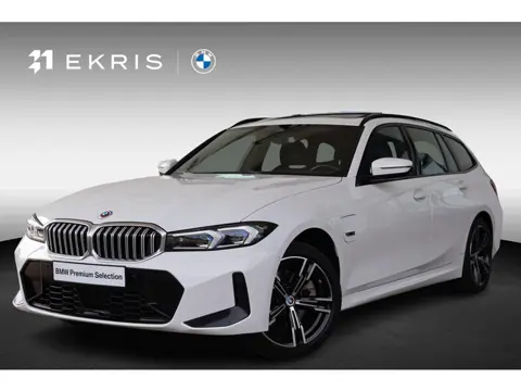 BMW 3 Serie Touring 330e xDrive | M Sportpakket | Panorama Dak | Elektr. Trekhaak