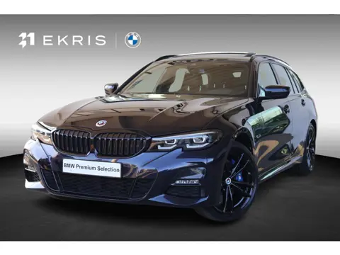 BMW 3 Serie Touring 330e | M Sport Plus | Individual Nachtblau metallic | Glazen Panoramadak | Trekh