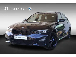 BMW 3 Serie Touring 330e | M Sport Plus | Individual Nachtblau metallic | Glazen Panoramadak | Trekh