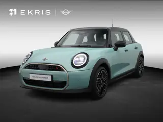 MINI 5-Deurs Cooper S Favoured + Pakket S + Parking Assistant + Driving Assistant + Elektrisch verwa