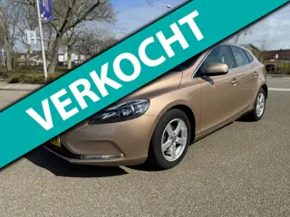 Volvo V40 1.6 D2 Momentum / airco / cruise.control / navi / camera / pdc / nap…..