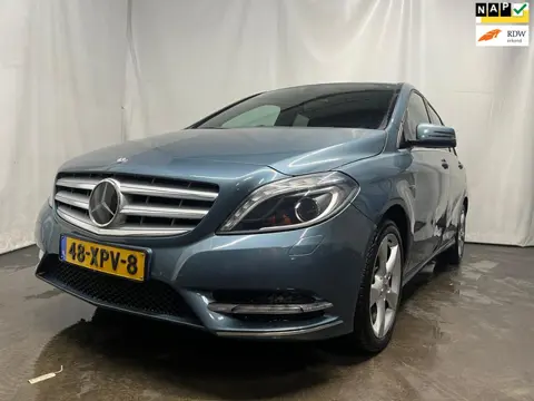 Mercedes-Benz B-klasse 180 Ambition SCHADEAUTO!!!