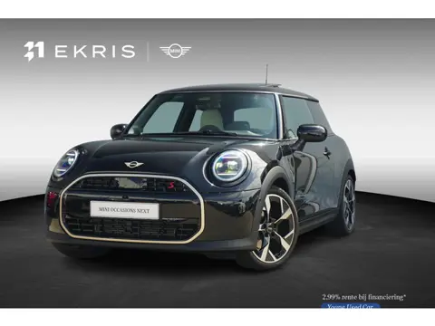 MINI 3-deurs Cooper S | Favoured Uitvoering | Pakket XL | Harman Kardon | Driving Assistant Professi