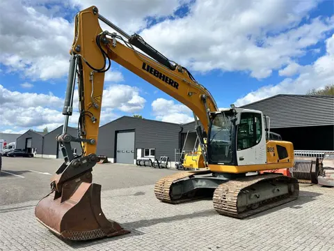 Liebherr R922 (bj 2018)