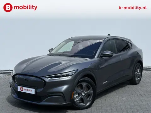 Ford Mustang Mach-E RWD 75 kWh SOH 92% Trekhaak Panoramadak B&O | 360 Camera | Elektrische Stoelen |
