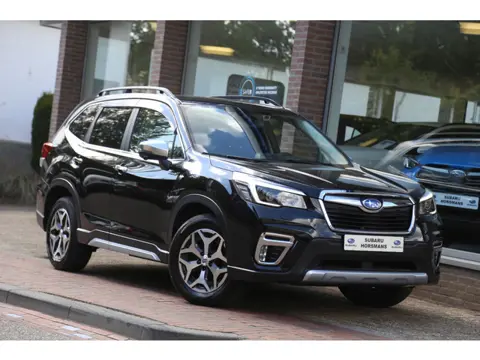 Subaru Forester 2.0i e-BOXER AWD Luxury Navi Carplay Camera LED
