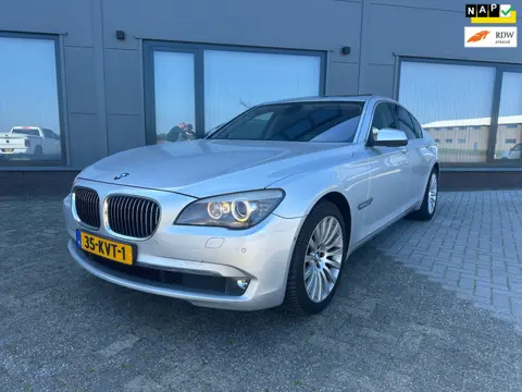 BMW 7-serie 750i High Executive // Adaptieve Cruise. C // Schuif.k dak // Comfort zetels