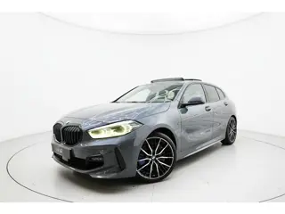 BMW 1-serie 118i M SPORT PANO CAMERA SFEERVERLICHTING