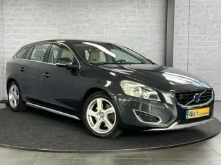 Volvo V60 2.0T Momentum Navi Trekhaak Leder BLIS (bj 2011)