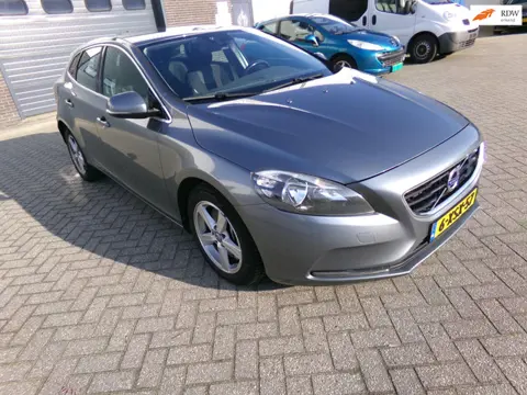 Volvo V40 2.0 D4 momentum business