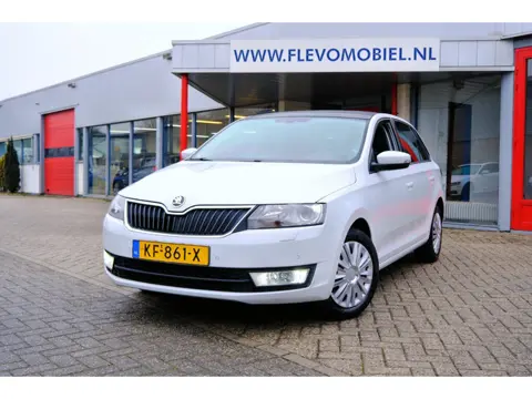 Skoda Rapid Spaceback 1.2 TSI Greentech JOY Pano|Xenon|Navi|CarPlay