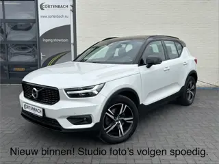 Volvo XC40 2.0 T5 AWD R-Design | Zwenkbare trekhaak | 2.100 Kg Trekgewicht | Panorama dak | Blis | H