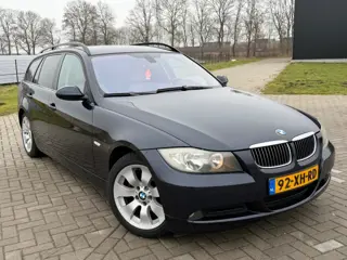 BMW 3-SERIE 318I DYNAMIC EXEC. TREKHAAK 