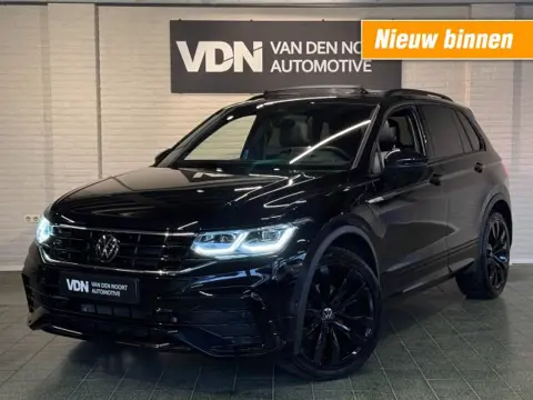 VOLKSWAGEN TIGUAN 1.5 TSI R-Line Business Black Edition Pano Trekhaak HUD 20''