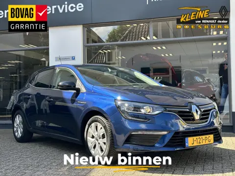 Renault Mégane IV TCe 140 EDC Limited | All seasonbanden | Parkeersensoren achter | Navigatiesysteem