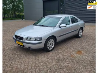 Volvo S60 2.4 Edition Trekhaak,Airco,roestvrij,APK06/27!