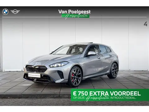 BMW 1 Serie 120 M Sport Pro Glazen Schuifdak / Harman Kardon / Driving Assistant Plus / Stuurwielran