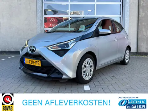 Toyota Aygo 1.0 VVT-i x-play|Camera|Apple CarPlay/Android Auto|Airco