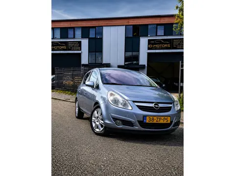 Opel Corsa 1.2-16V Cosmo AUTOMAAT NAP CRUISE LUXE UITVOERING