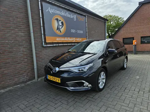 Toyota Auris Touring Sports 1.8 Hybrid Executive (bj 2018)