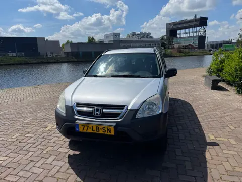 Honda CR-V 2.0i S