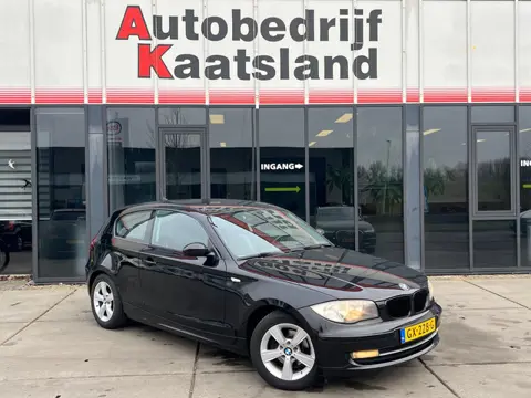 BMW 1-serie 118i - Airco - Navi - Cruise - Pdc -