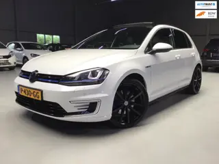 Volkswagen Golf 1.4 TSI GTE I Pano I Camera I Stoelverw I Navi I Dode Hoek I Led I 19inch I Getint G