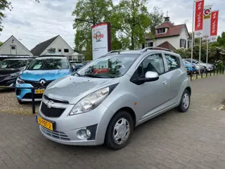 CHEVROLET SPARK 1.0 16V LT 5-DEURS / AIRCO / ELEK. RAMEN / RADIO-CD / METALLIC / DAKRAILS