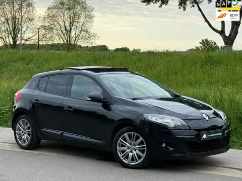Renault Mégane 1.4 TCe Parisienne | Pano | 2e Eignaar | Navi | Airco | Cruise | Start/Stop | NAP | B