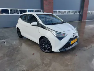 Toyota Aygo 1.0 VVT-i x-play airco car play camera