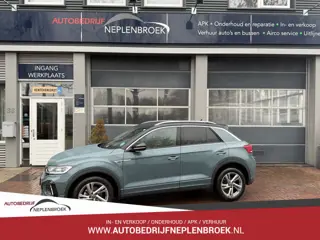Volkswagen T-Roc 1.5 TSI R-Line DSG-aut. R-LINE / Trekhaak afn. / Camera / Stoelverw. / IQ Light / F