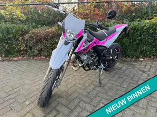 Rieju MRT SM 50 E5+ NIEUW MATT GREY / ROSE BETAAL met in3
