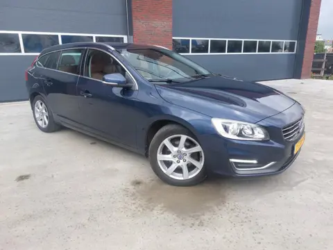 Volvo V60 2.0 D4 Summum Leer Navigatie LMV