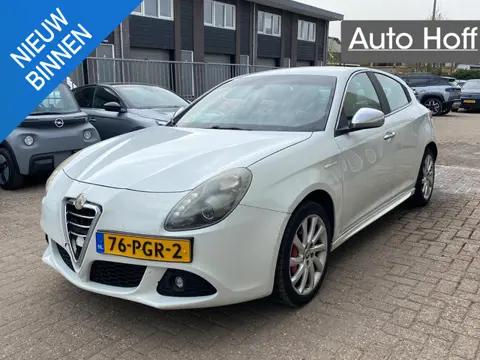 Alfa Romeo Giulietta 1.4 T Distinctive | Leer | Navi | Autom. Airco | Cruise Control | LMV | PDC | E