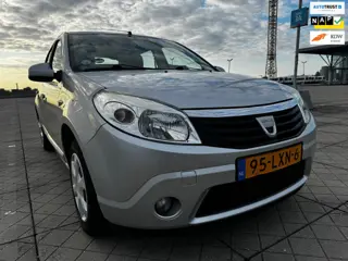 Dacia Sandero 1.2 Lauréate AIRCO 1STE EIGENAAR TREKHAAK NAP