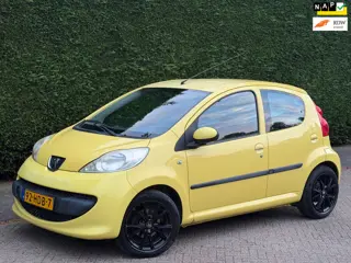 Peugeot 107 1.0-12V XS RIJDGOED/AIRCO/CARPLAY/APK 10-26