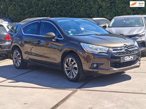 Citroen DS4 1.6 VTi So Chic | LEDER | MASSAGE | DODEHOEK | PDC V+A | BT/USB | CLIMA | 17" LM | NAP