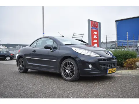 Peugeot 207 CC 1.6 VTi | Airco | Parkeersensoren achter | Hardtop | Windscherm | Lichtmetalen velgen
