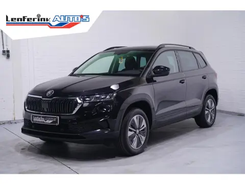 Skoda Karoq 1.5 TSI ACT Business Edition Plus NAP Clima Winterpakket Navi Camera PDC v+a  Voorruitve