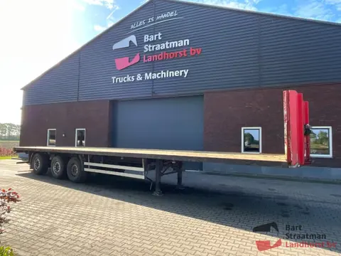 Pacton B3-001 3assige platte trailer as 3 is gestuurd. BS2035