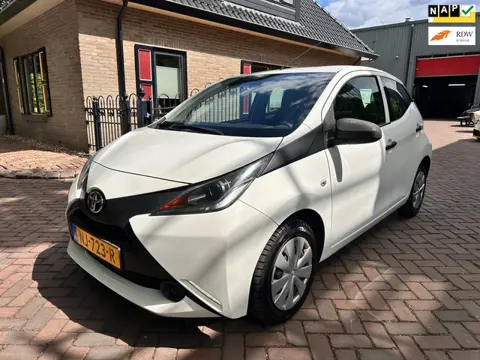Toyota Aygo 1.0 VVT-i x-fun