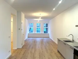 Woning aan de Haarlemmermeerstraat te Amsterdam
